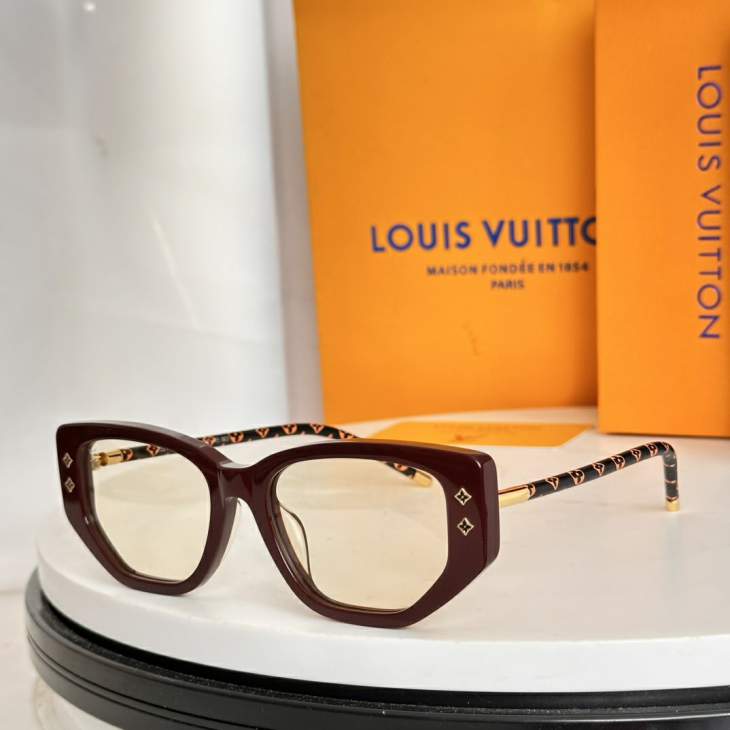 Picture of Louis Vuitton Sunglasses _SKUfw77644221fw